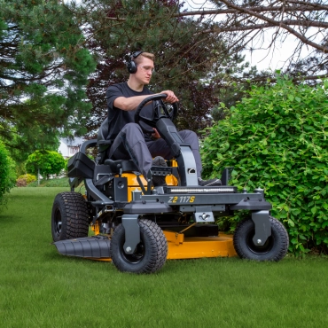 Tracteur tondeuse Zéro Turn Thermique Cub Cadet Z2 117S - À volant – Image 5